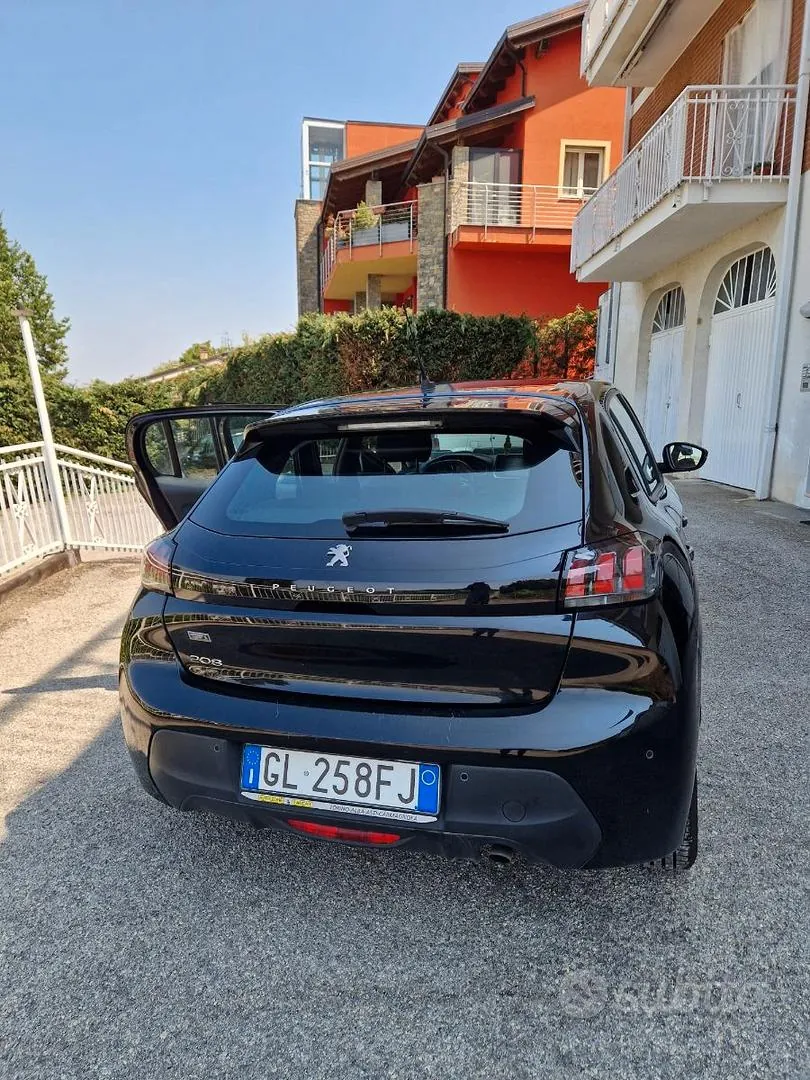Peugeot 208 2022 photo 4