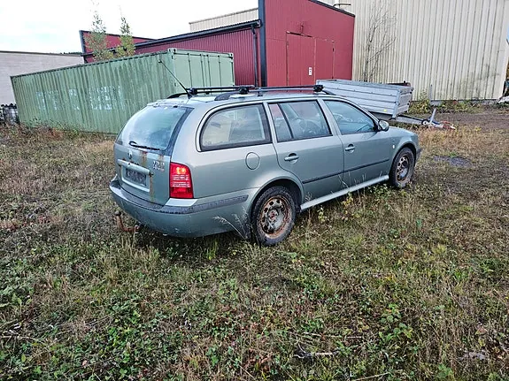 Skoda Octavia 2002 photo 3