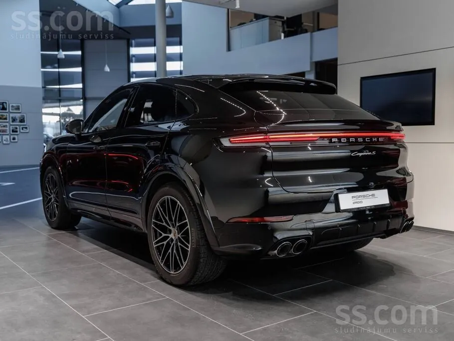 Porsche Cayenne 2024 photo 2