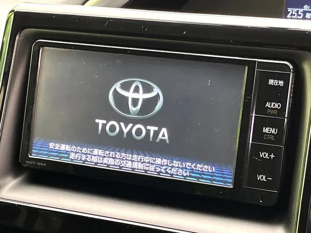 Toyota Voxzie 2015 photo 4