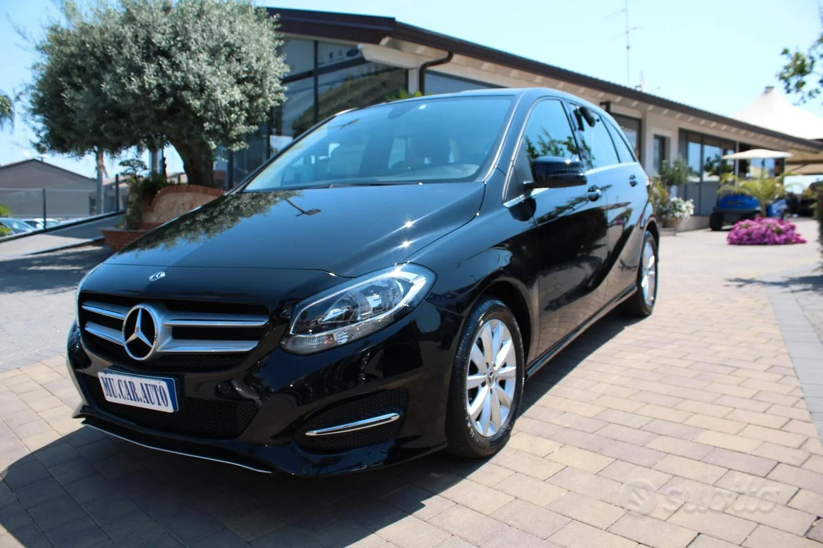Mercedes-Benz B 180