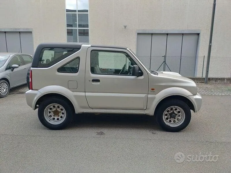 Suzuki Jimny 2005 photo 4