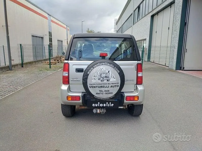 Suzuki Jimny 2005 photo 5