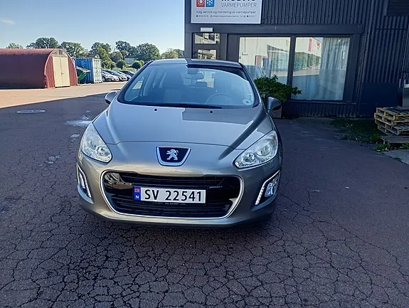 Peugeot 308 2012 photo 2