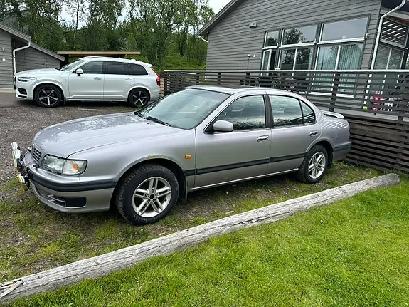 Nissan Maxima 1996 photo 2
