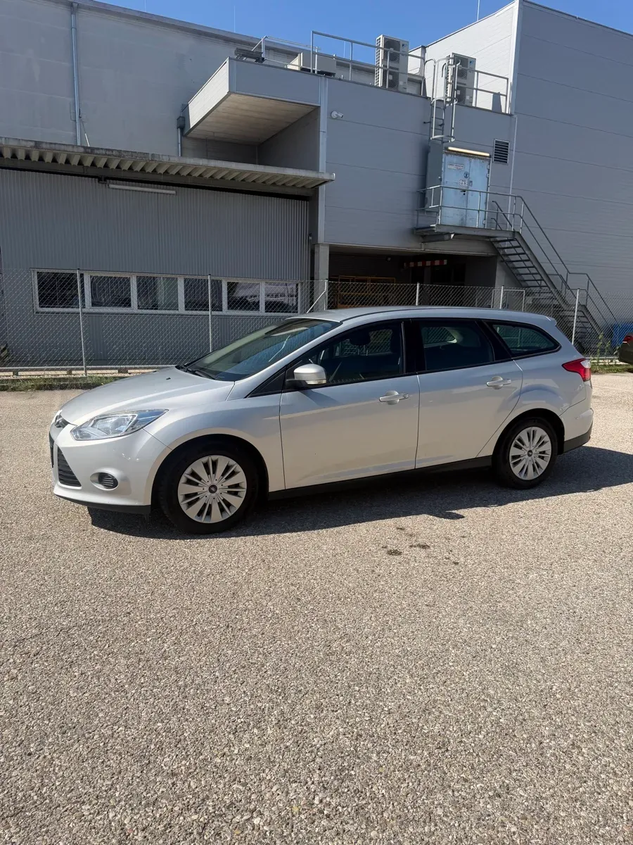 Ford Focus 2014 photo 2
