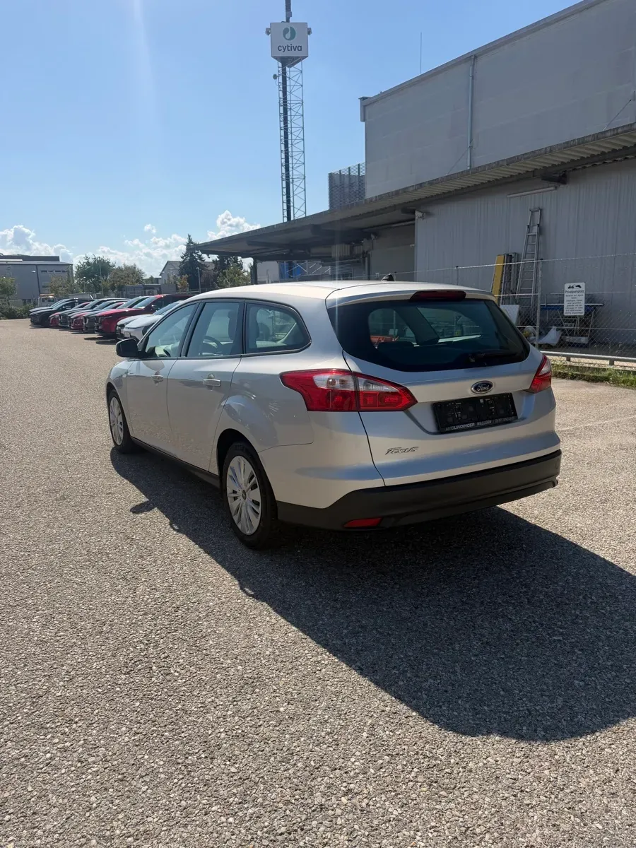 Ford Focus 2014 photo 3