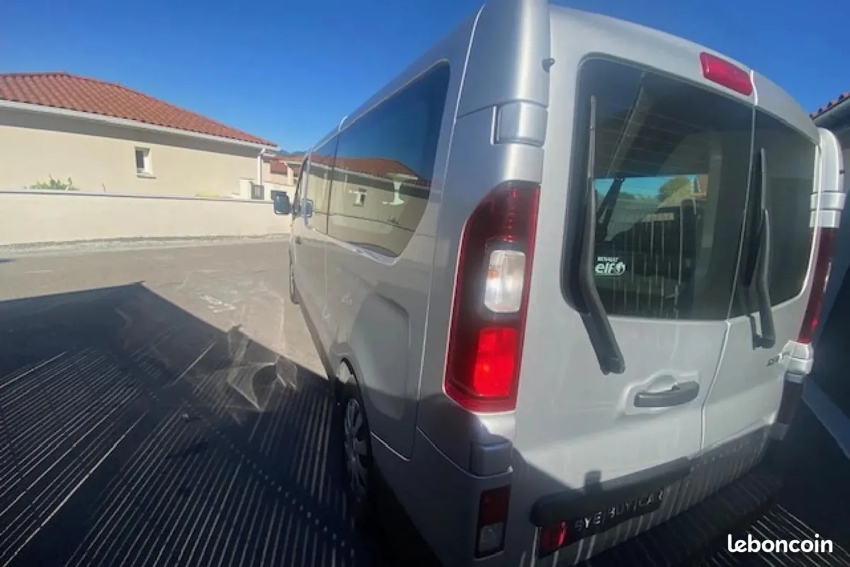 Renault Trafic 2016 photo 4