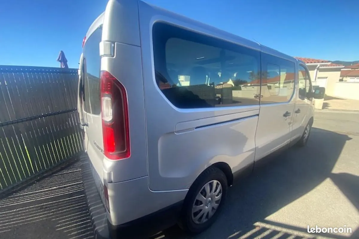Renault Trafic 2016 photo 3