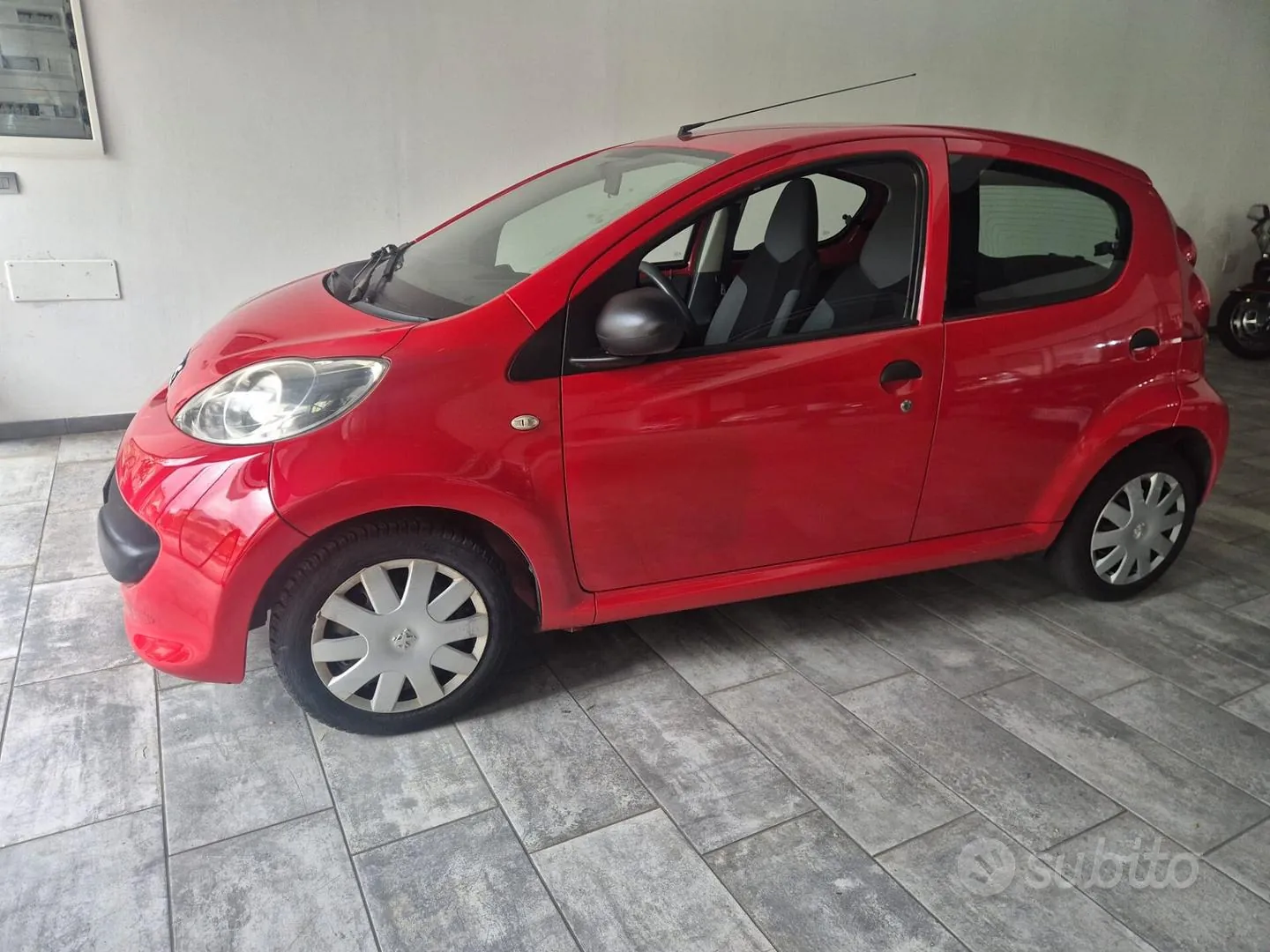 Peugeot 107 2008 photo 3
