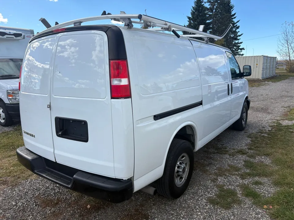 GMC Savana 2020 photo 5
