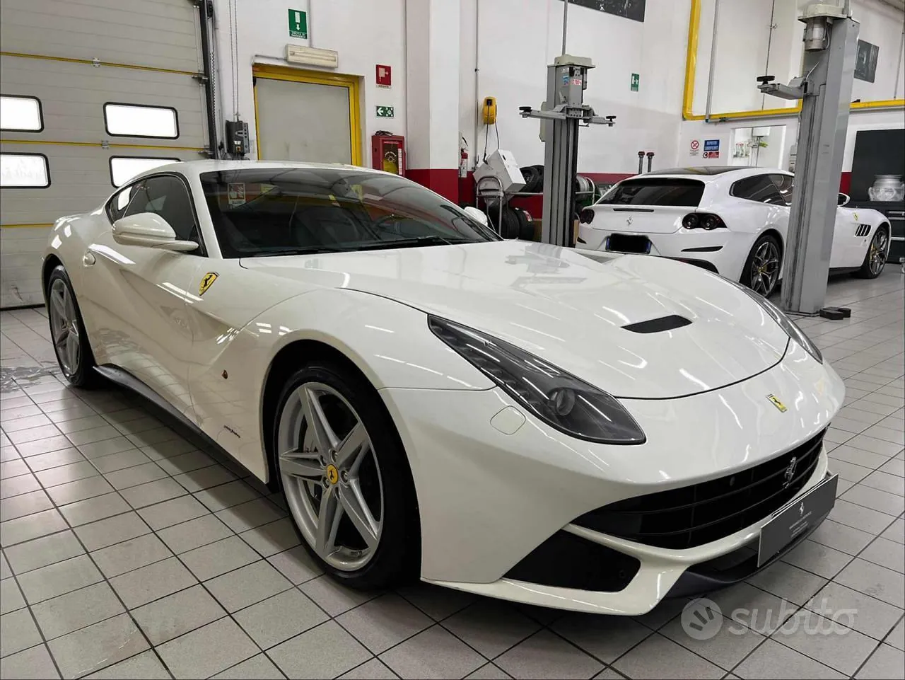 Ferrari F12 Berlinetta 2013 photo 2