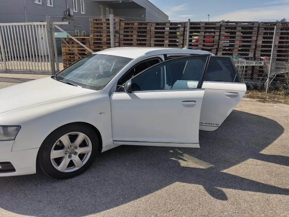 Audi A6 2010 photo 2