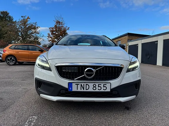 Volvo V40 Cross Country 2019 photo 2