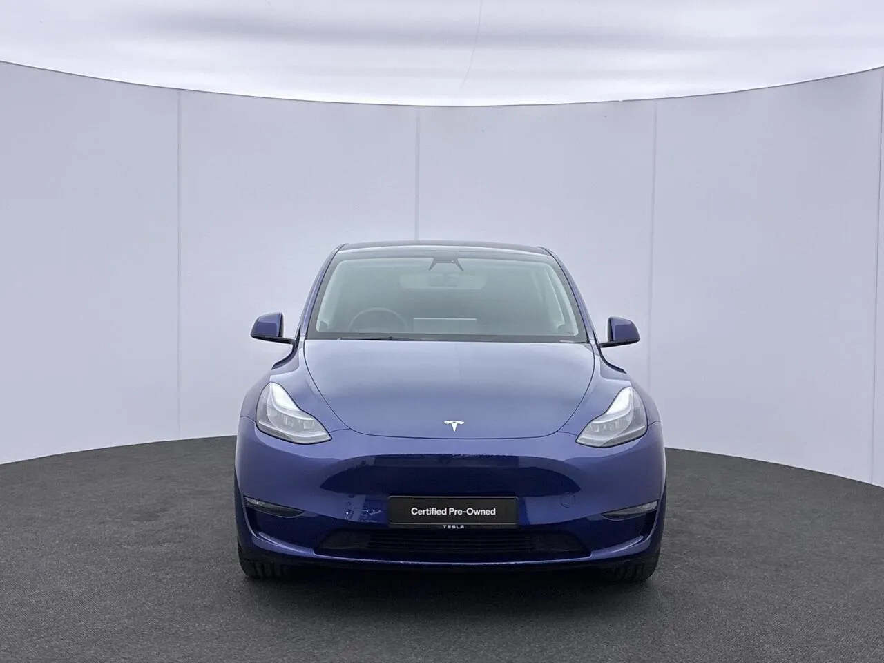 Tesla Model Y 2023 photo 2