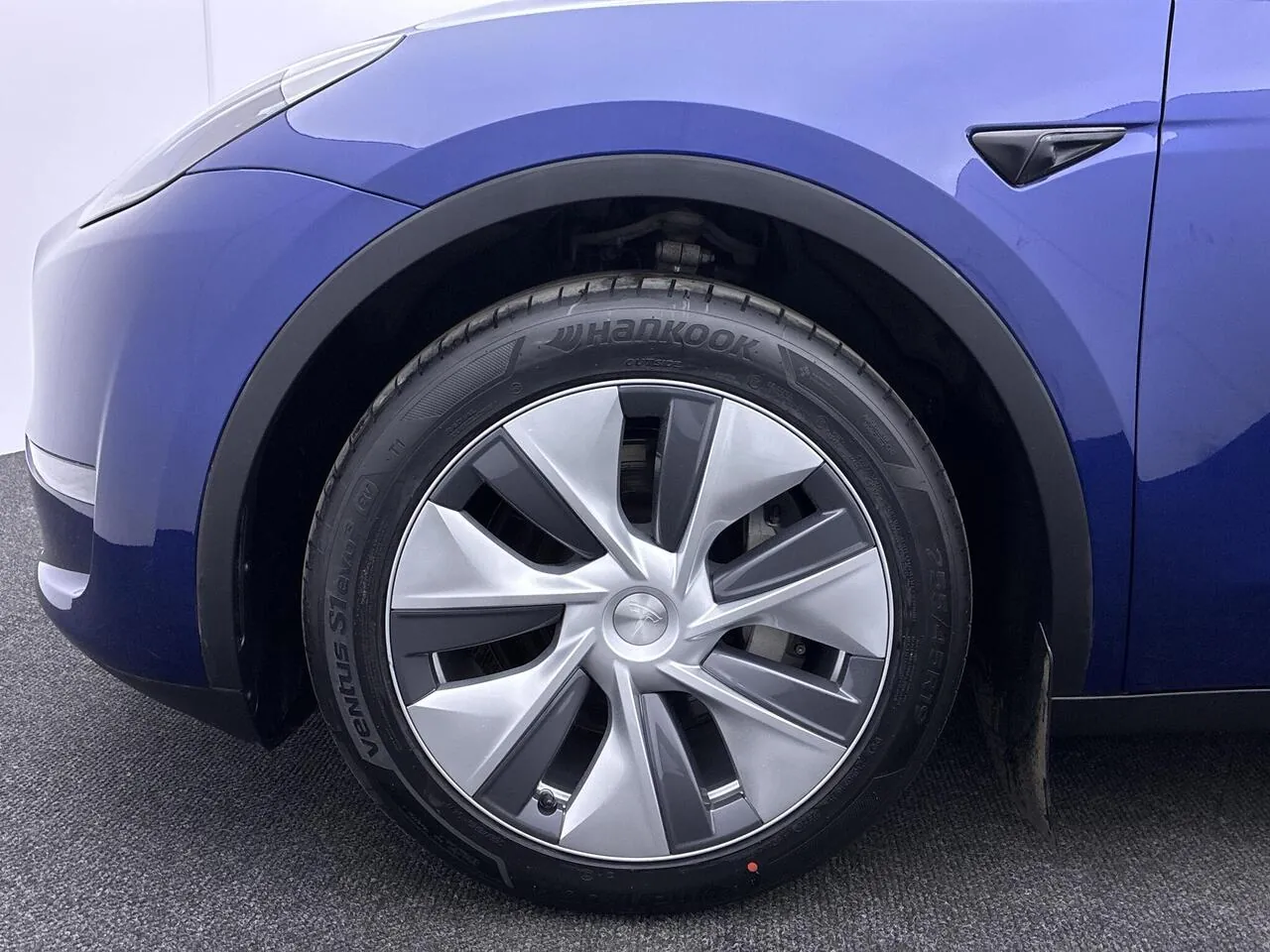 Tesla Model Y 2023 photo 4