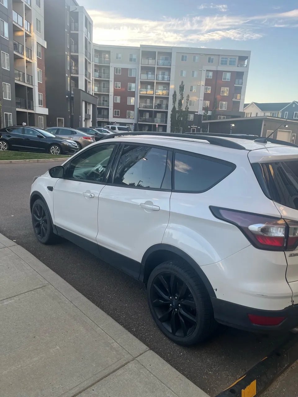 Ford Escape 2018 photo 2