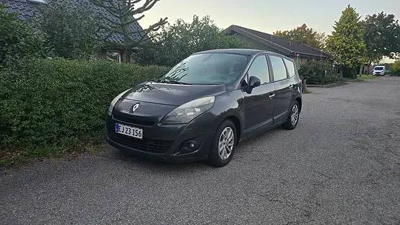 Renault Grand Scenic Iii 2010 photo 2