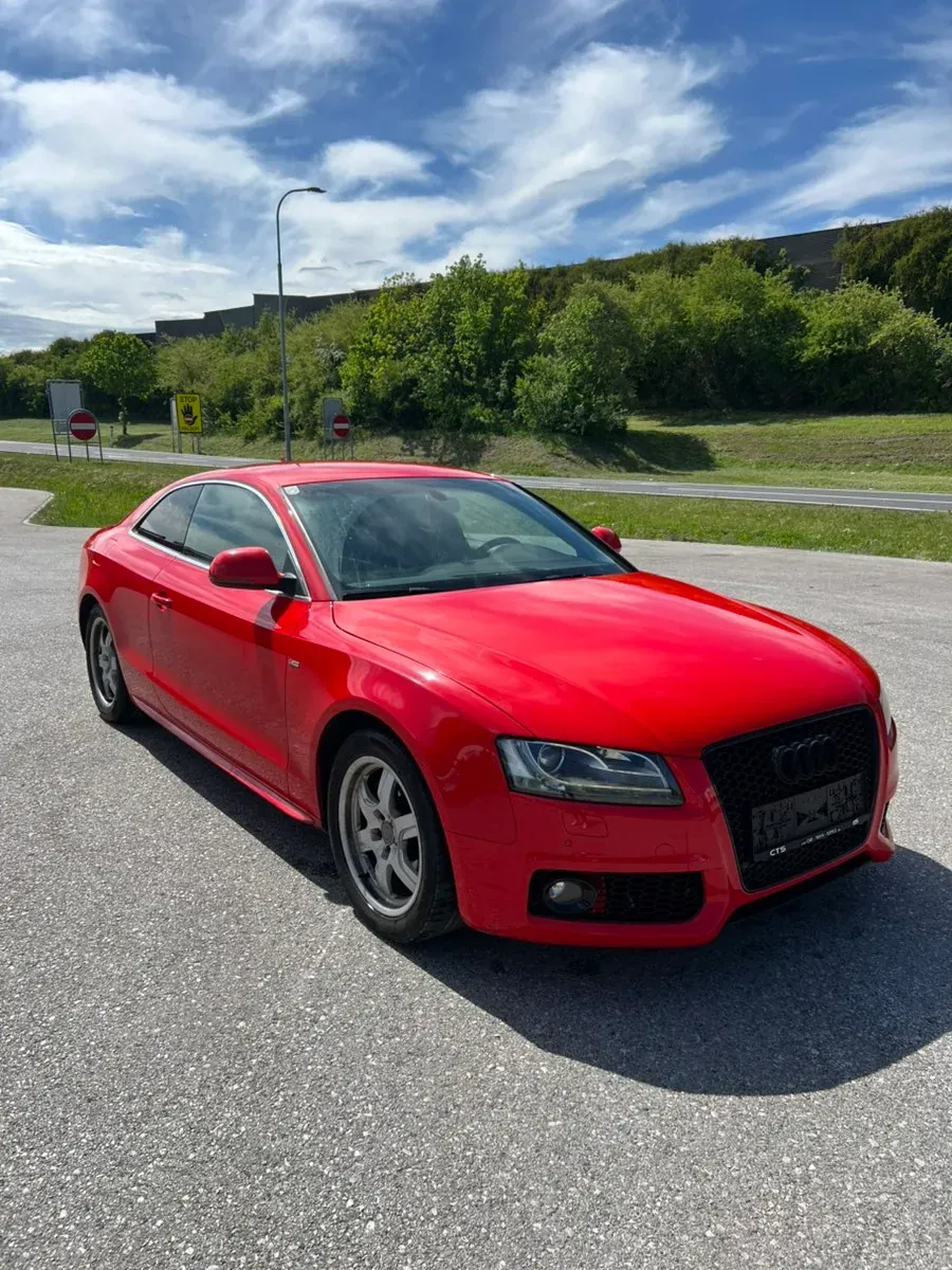 Audi A5 2009 photo 2