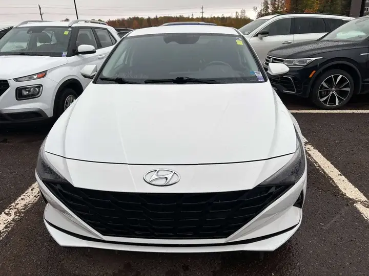 Hyundai Elantra 2022 photo 2