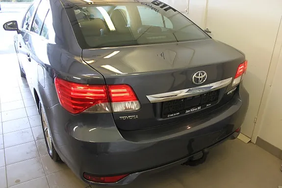 Toyota Avensis 2013 photo 3
