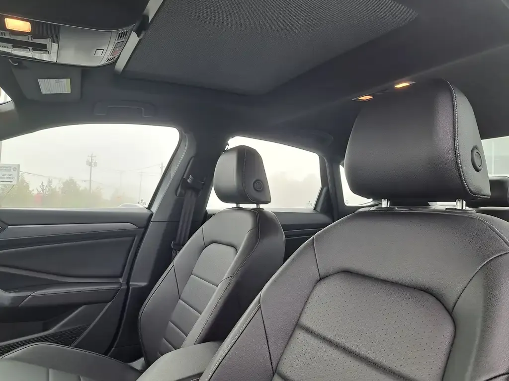 Volkswagen Jetta 2024 photo 3