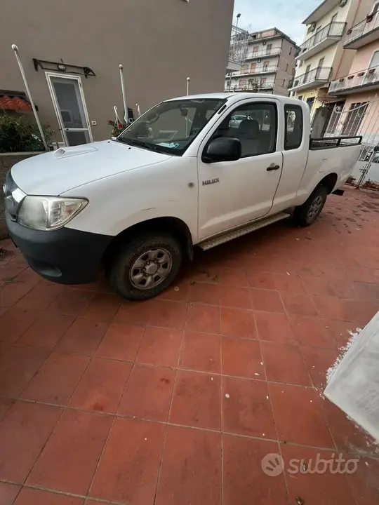 Toyota Hilux 2010 photo 2