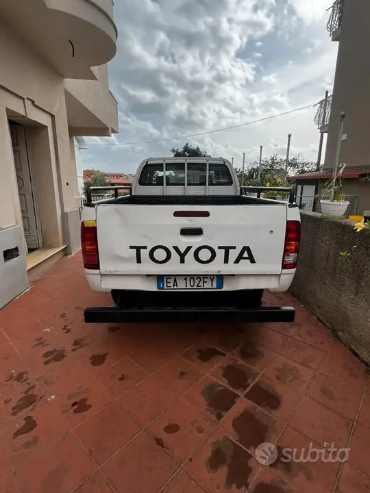 Toyota Hilux 2010 photo 3