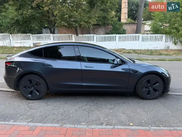 Tesla Model 3 2022 photo 4