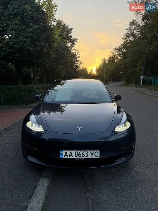 Tesla Model 3 2022 photo 2