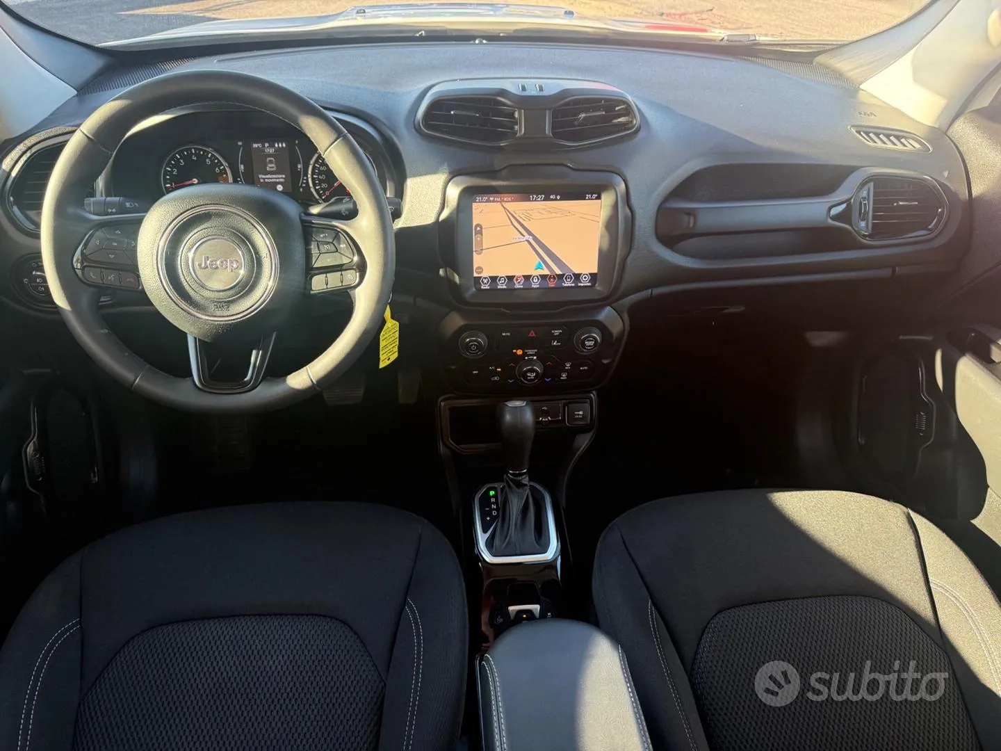 Jeep Renegade 2023 photo 2