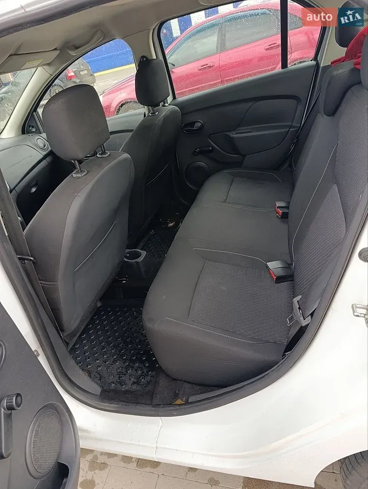Renault Logan 2019 photo 5