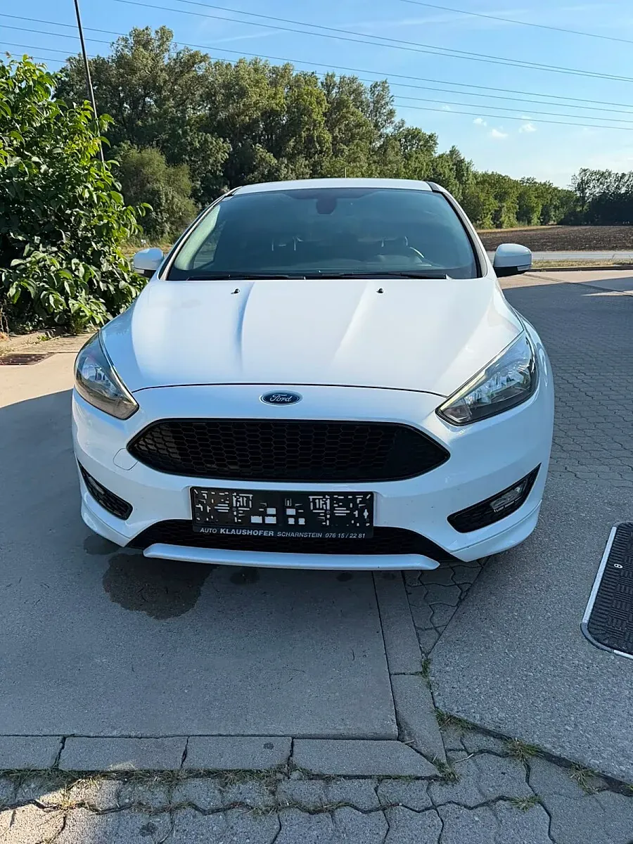 Ford Focus 2018 photo 2
