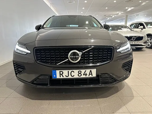 Volvo V60 2025 photo 2