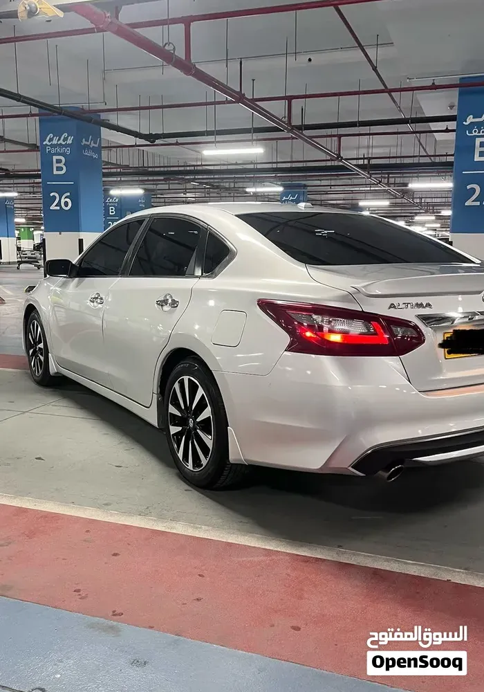 Nissan Altima 2018 photo 4
