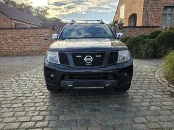 Nissan Navara 2012 photo 2