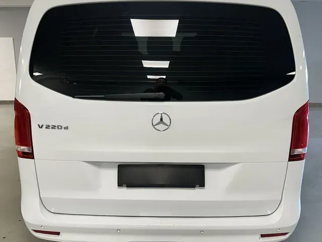 Mercedes-Benz V-Class 2023 photo 4
