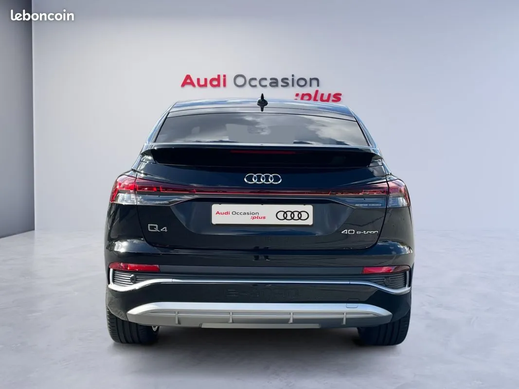 Audi Q4 2023 photo 4