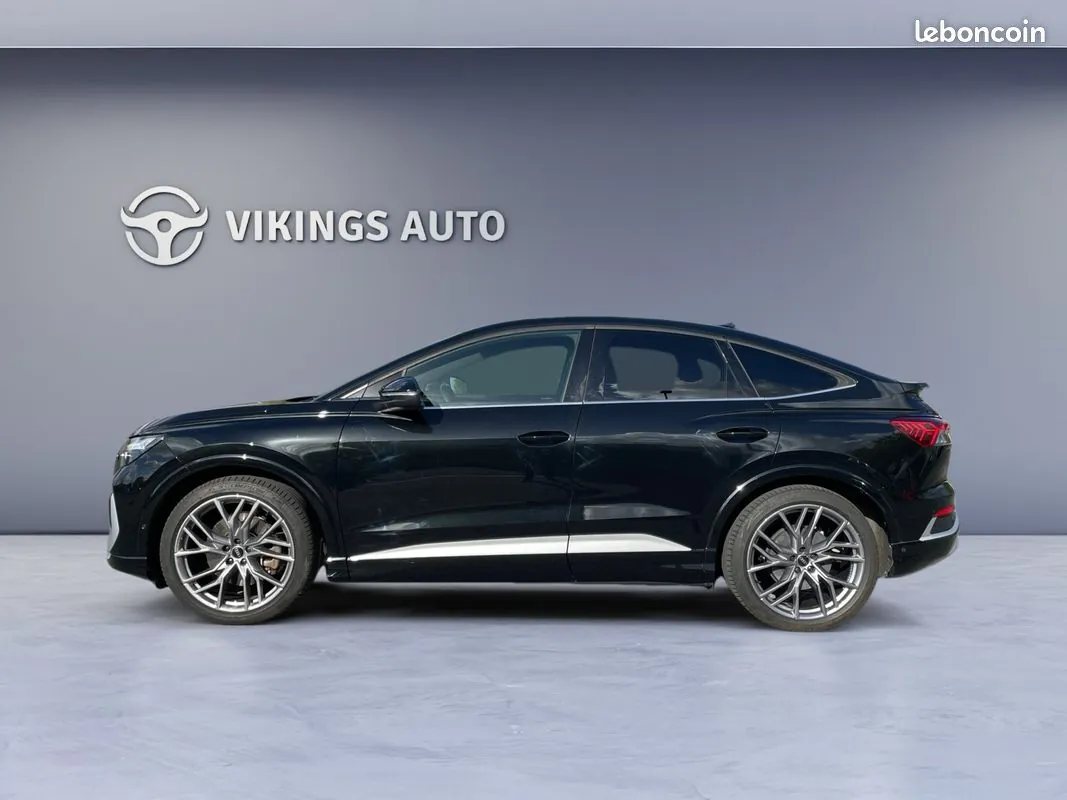 Audi Q4 2023 photo 2