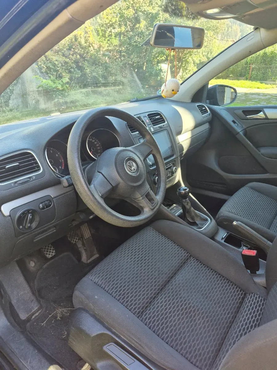 Volkswagen Golf 2010 photo 3