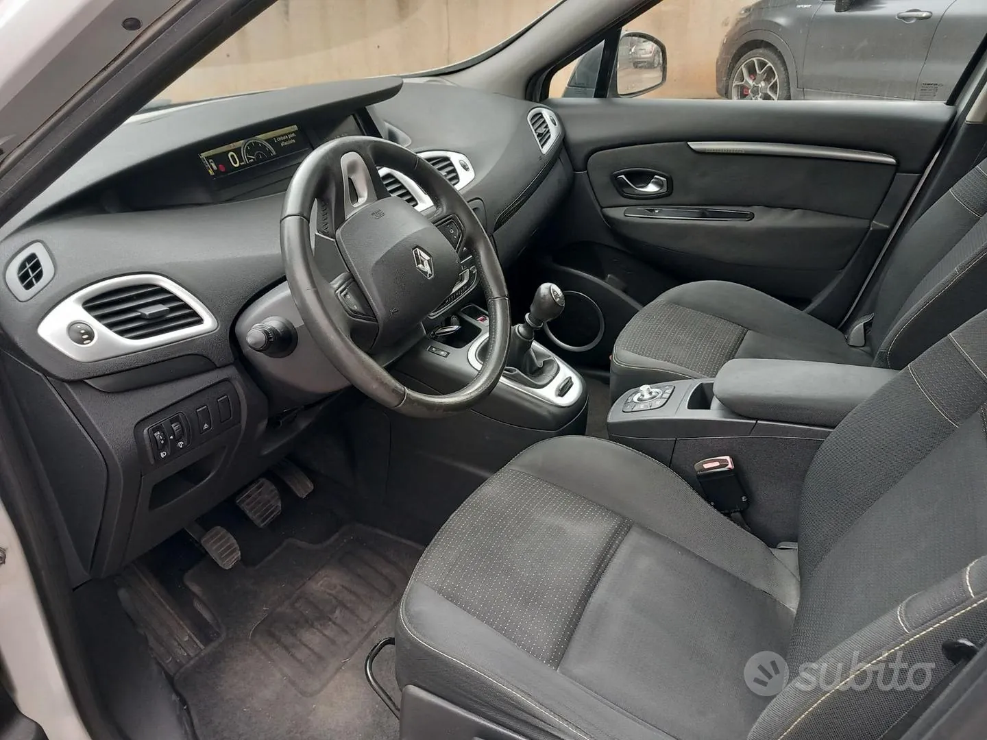 Renault Scenic 2010 photo 3