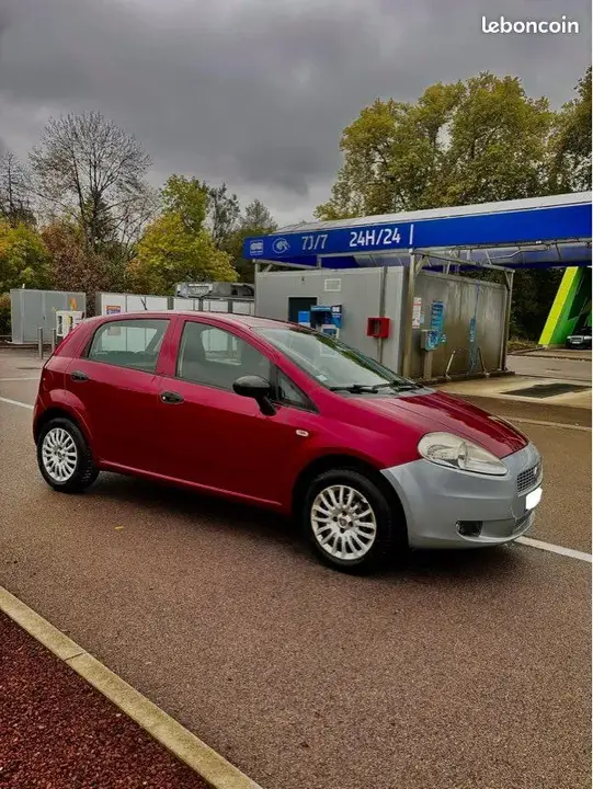 Fiat Grande Punto 2009 photo 2