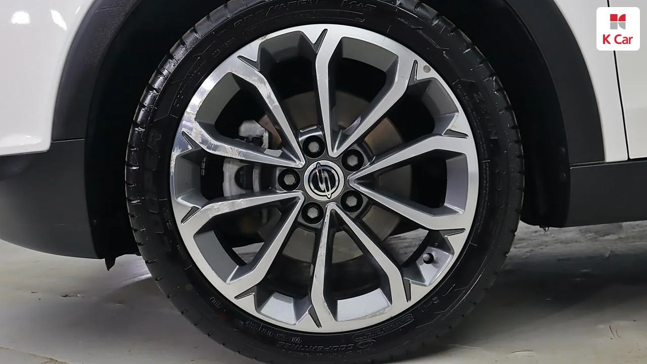 KG Mobility Tivoli 2017 photo 5