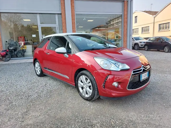 DS Automobiles Ds 3 2011 photo 2