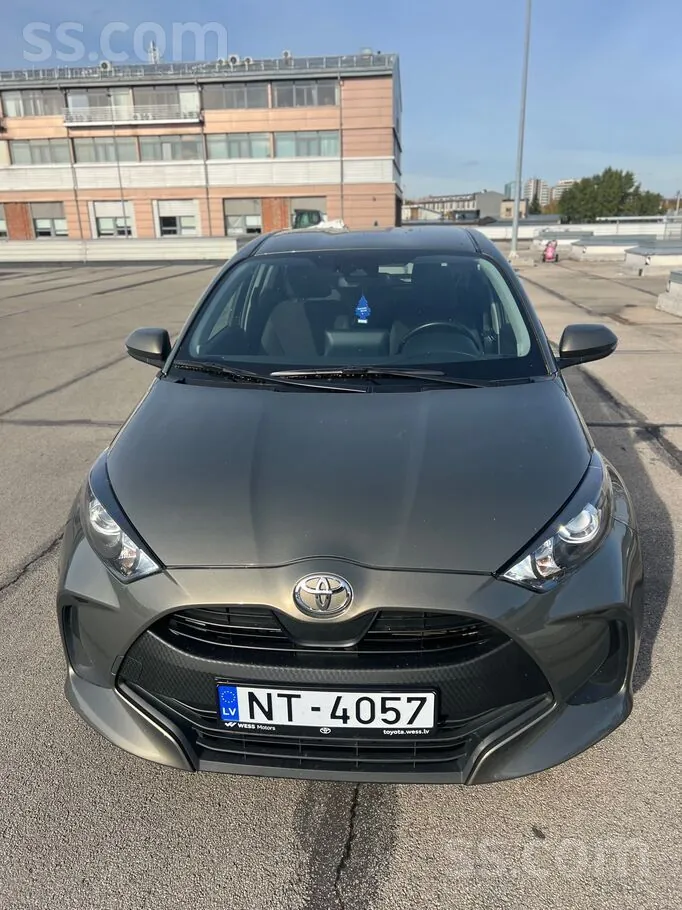 Toyota Yaris 2024 photo 2