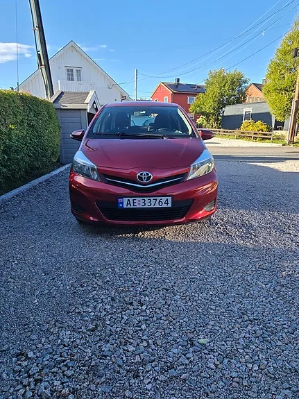 Toyota Yaris 2012 photo 4