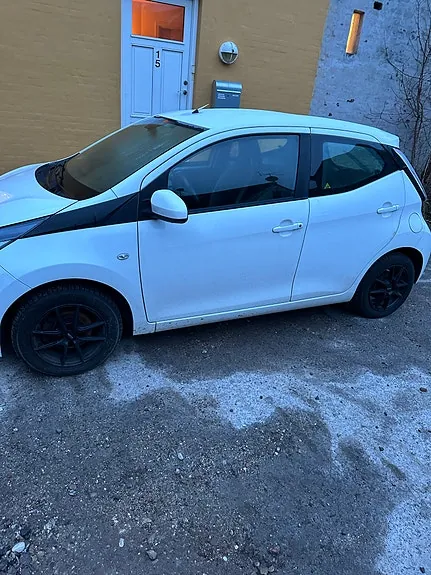 Toyota Aygo 2015 photo 2