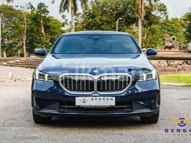 BMW 523I 2024 photo 2