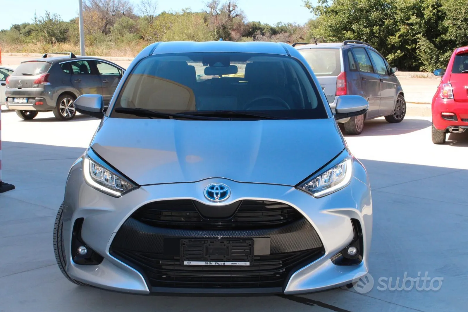 Toyota Yaris 2023 photo 2