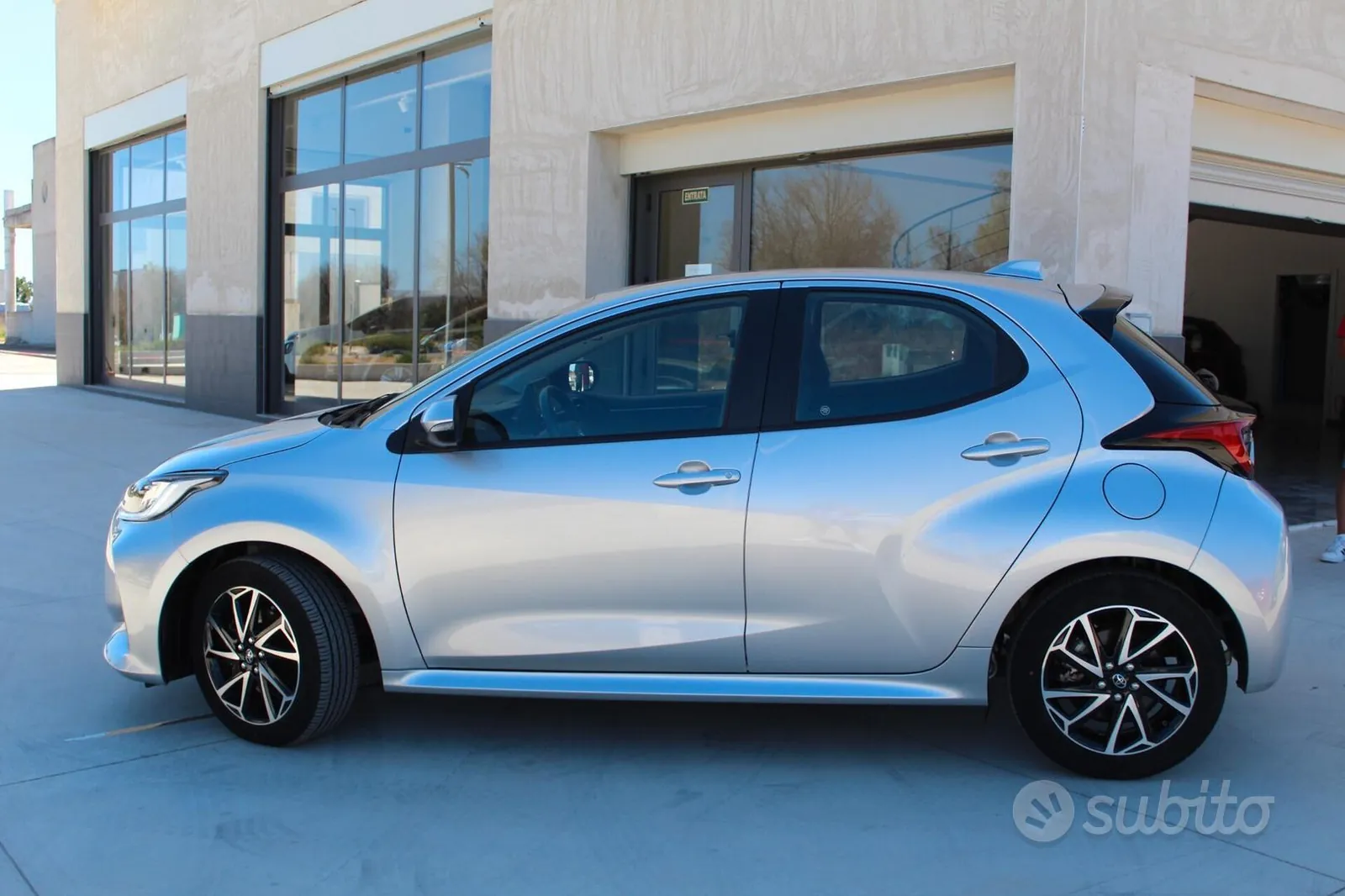 Toyota Yaris 2023 photo 4